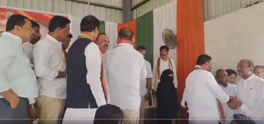 Big shock to Minister sneezing
– PARAHUSHAR NEWS