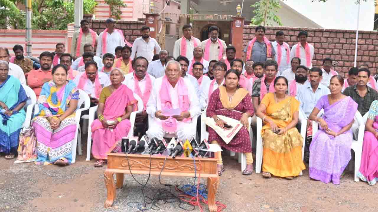 MLA Prem Sagar Rao is cheating Dalits: Former MLA Divakar Rao