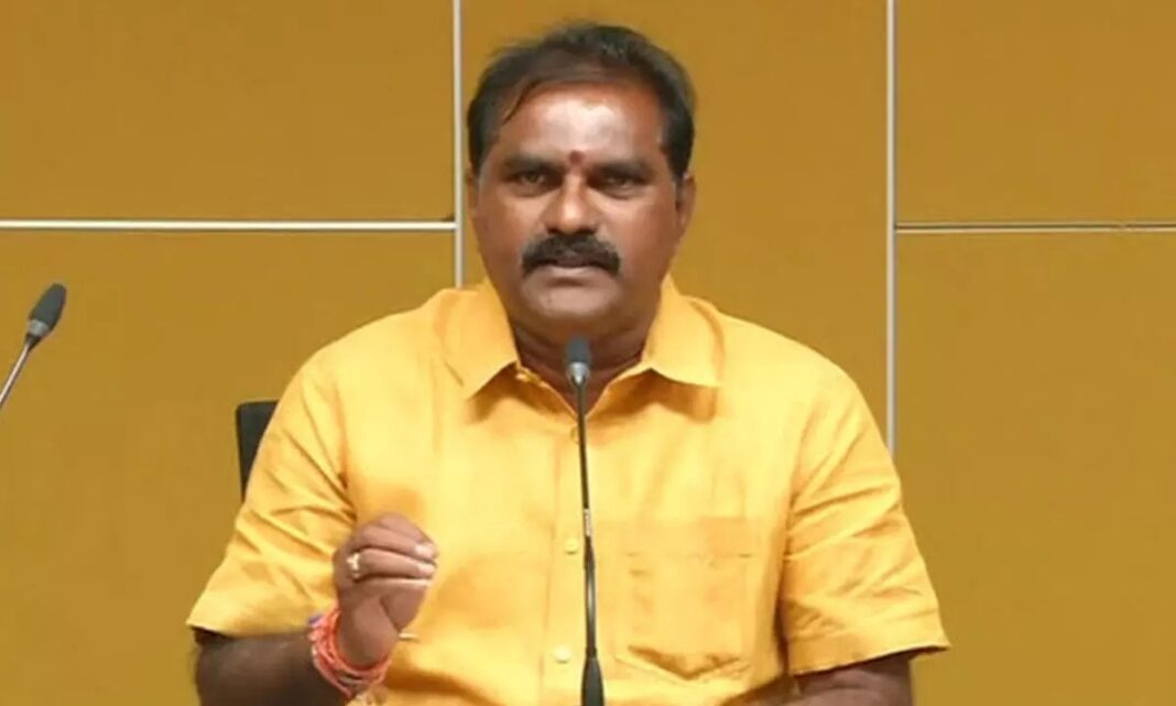 The minister compares the pics to the bird
– PARAHUSHAR NEWS