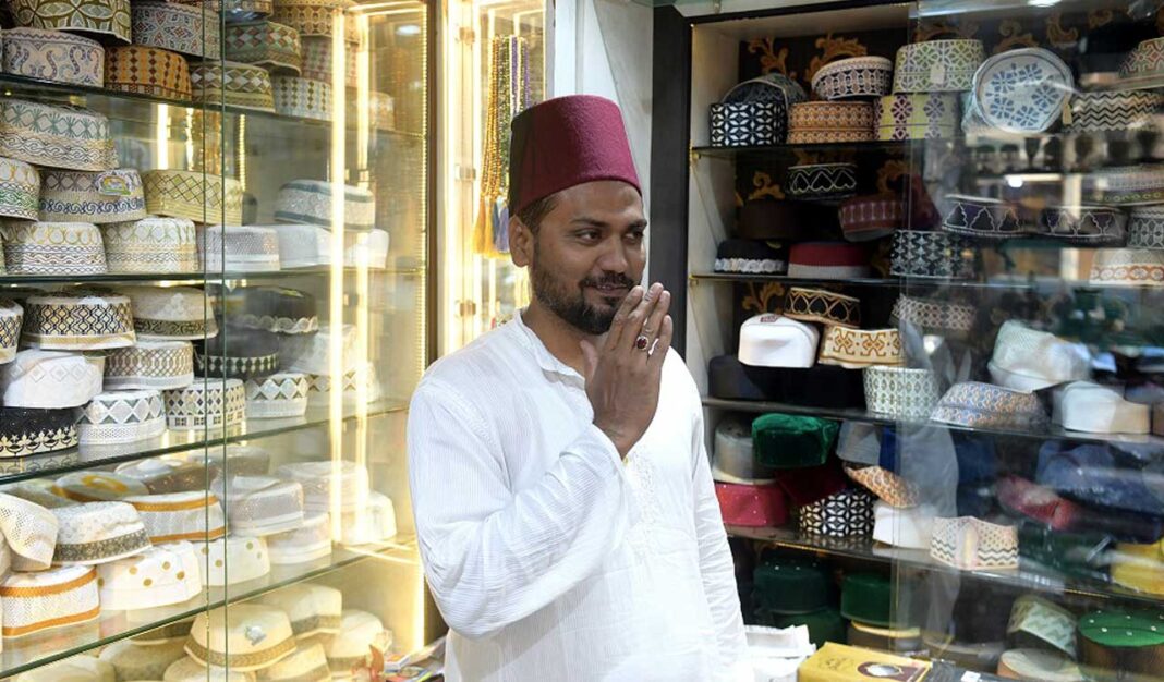 Colourful skull caps beckon customers at Old City ahead of Eid ul Fitr-Telangana Today- PARAHUSHAR NEWS