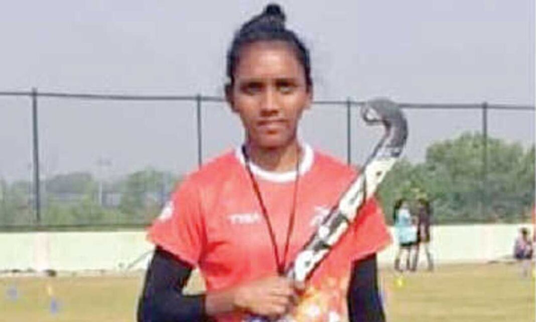 గాయత్రి యుఎస్ లో హాకీ టోర్నమెంట్ కోసం ఎంపికయ్యాడు
– PARAHUSHAR NEWS