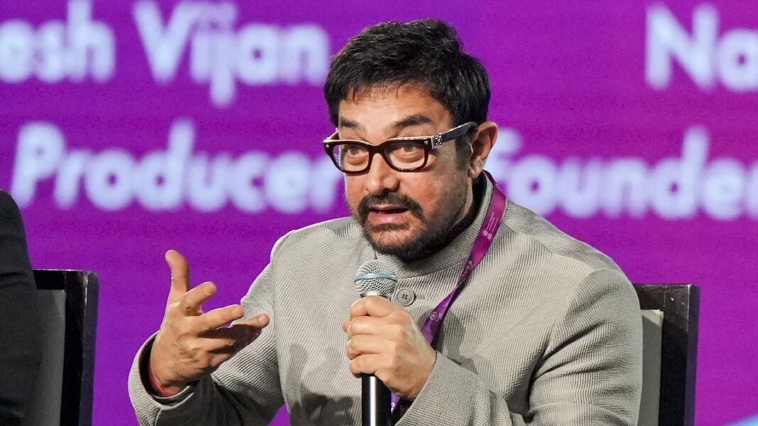 థియేటర్లలో భారతీయ సినిమాలు ఎందుకు కష్టపడుతున్నాయో అమీర్ ఖాన్ వివరించాడు: మా వ్యాపార నమూనా లోపభూయిష్టంగా ఉంది

