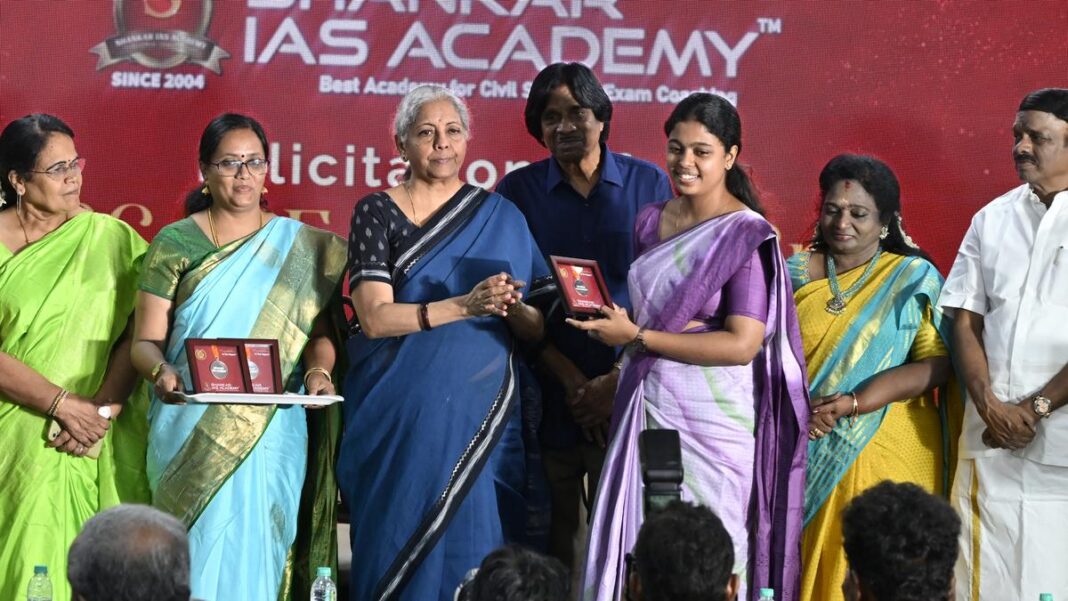 భారత బ్యూరోక్రసీ ప్రపంచంలోనే అత్యుత్తమమైనది అని నిర్మలా సీతారామన్ చెప్పారు
– PARAHUSHAR NEWS