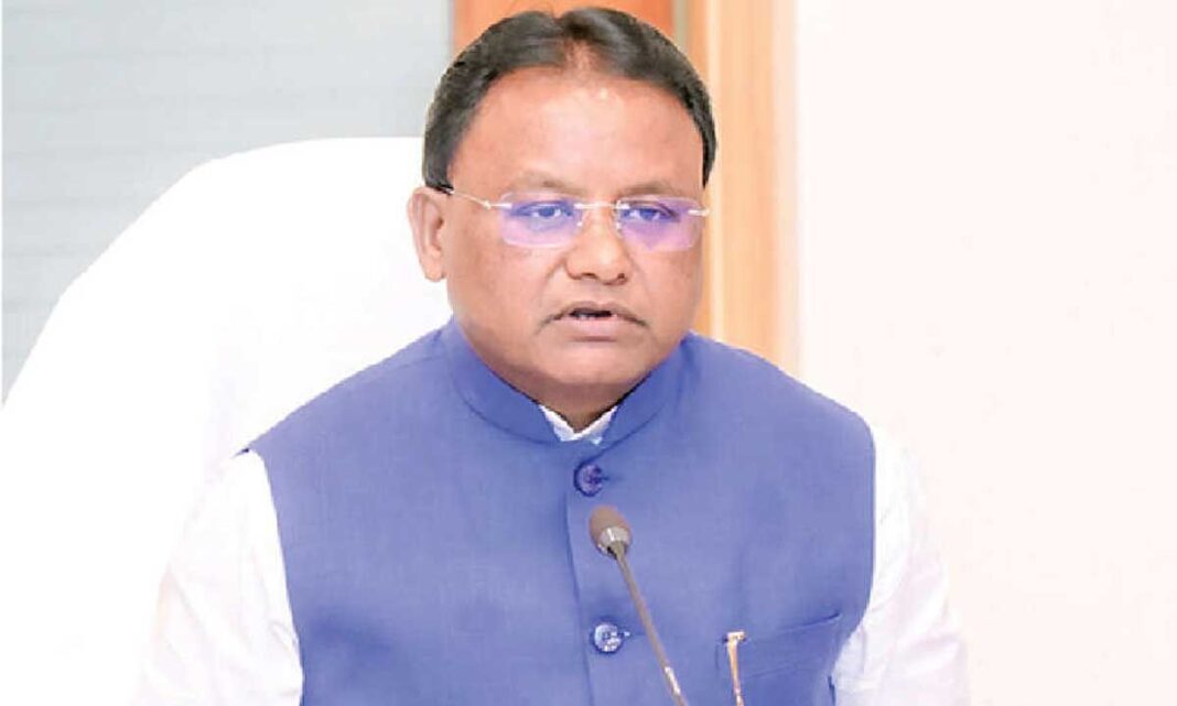 CM స్టాంపేడ్ తర్వాత అడ్మిన్ షేక్-అప్ ఆర్డర్లు
