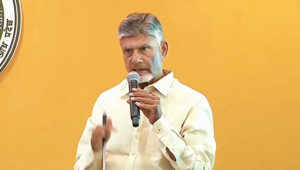 నాయుడు AP యొక్క నీటి వినియోగాన్ని సమర్థిస్తుంది, ఈ రోజు తెలుగు రాష్ట్రాలు-టెలాంగనా మధ్య స్నేహపూర్వక భాగస్వామ్యం అవసరం
– PARAHUSHAR NEWS
