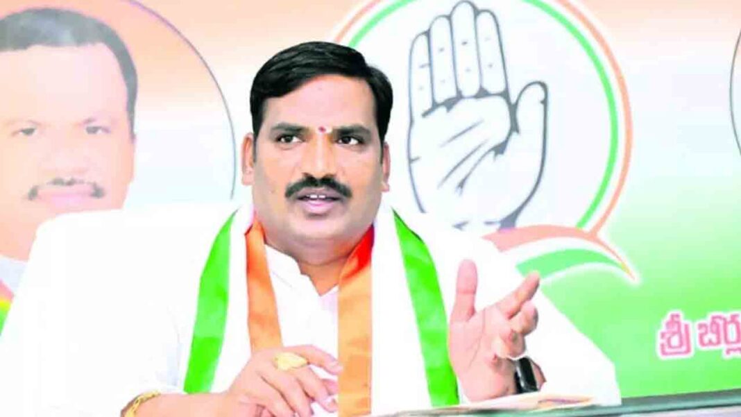Beerla Ilaiah | MLA Beer Birs Ayaliah dies in suspicious condition ..-Namasthe Telangana
– PARAHUSHAR NEWS