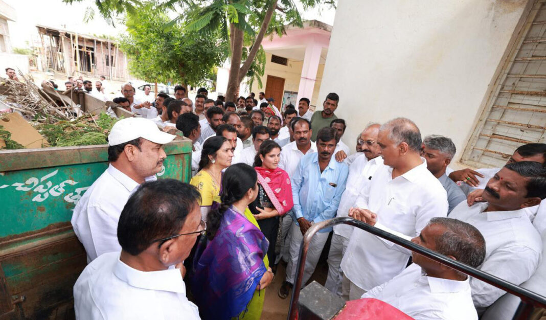 హరీష్ రావుకు పౌర సమస్యలను వెల్లడించినందుకు మెదక్లోని మహిళా పంచాయతీ అధికారికి మెమో వస్తుంది
– PARAHUSHAR NEWS