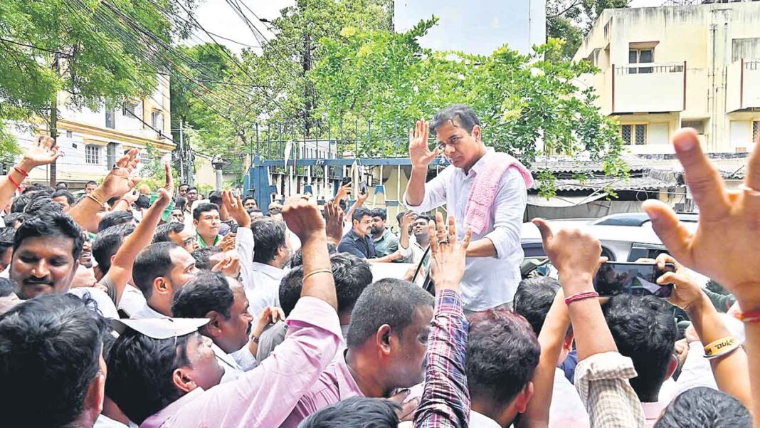 Congress and BJP conspiracies on KCR-Namasthe Telangana
– PARAHUSHAR NEWS