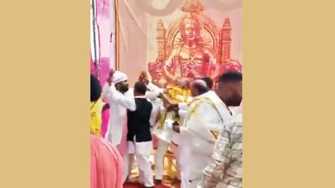 ఈవెంట్‌లో పార్టీ కార్మికుడు స్లాప్డ్ ఎస్‌ఎస్‌పి చీఫ్
