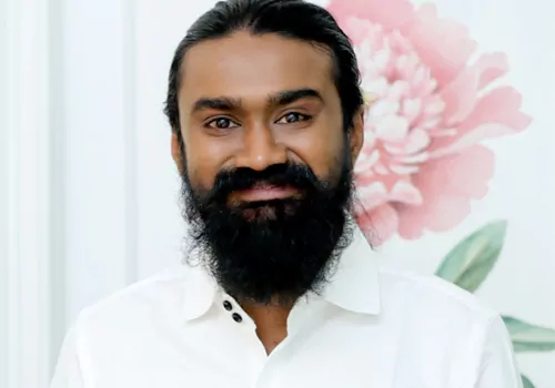 దర్శకుడిగా మారుతున్న రాహుల్ రాహుల్ .. కాకపోతే కాకపోతే మీరు ఆ ఆ పని చెయ్యాల్సిందే
– PARAHUSHAR NEWS