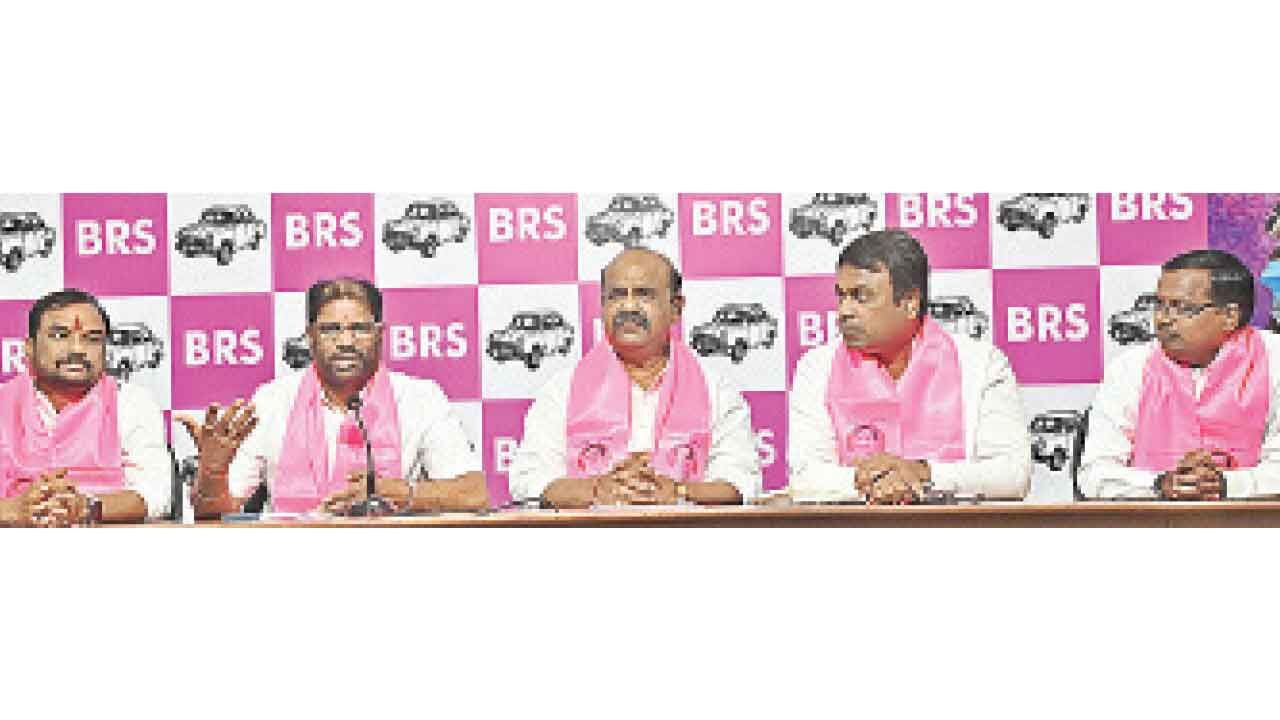బిసి బిల్లుపై ప్రధానిని తెలియజేయడానికి ఆల్-పార్టీ బృందాన్ని న్యూ Delhi ిల్లీకి తీసుకెళ్లాలని సిఎం కోరింది
– PARAHUSHAR NEWS