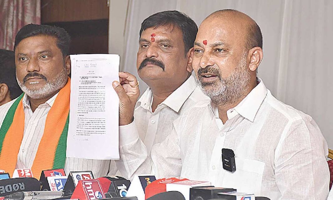 మోడీ మాటలలో, క్లిప్ KCR కుటుంబానికి ATM: బండి సంజయ్
– PARAHUSHAR NEWS