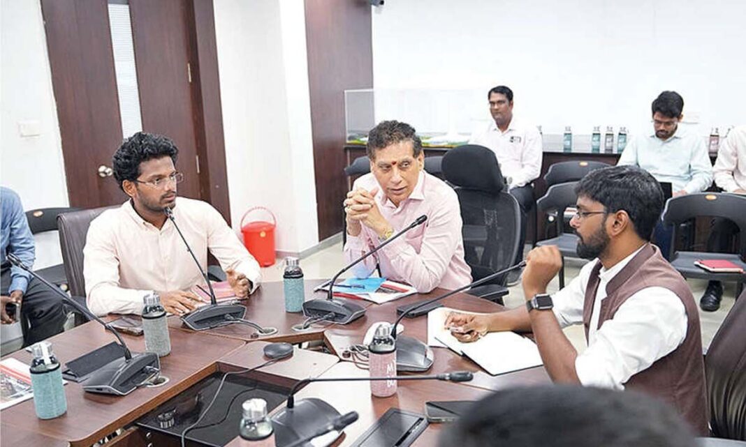 హిమాచల్ ప్రదేశ్ సిఎస్ సిఆర్డిఎ కార్యాలయాన్ని సందర్శిస్తుంది
