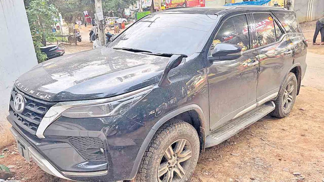 MP car in RaveParty!-Namasthe Telangana
– PARAHUSHAR NEWS
