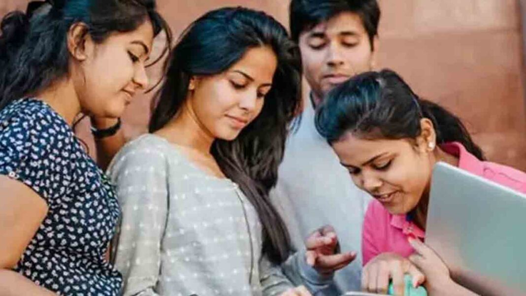 Topers read in our state!-Namasthe Telangana
– PARAHUSHAR NEWS