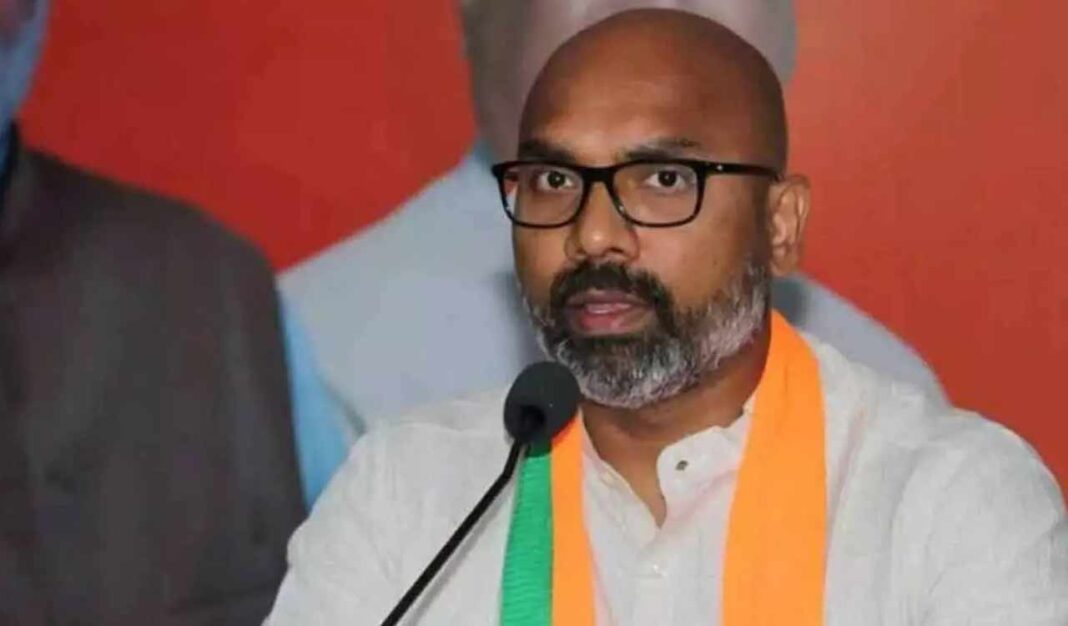 నిజామాబాద్ ఎంపి కొత్త రాష్ట్ర చీఫ్ ప్రకటన మధ్య బిజెపిని కలుస్తుంది, స్పార్క్స్ ulation హాగానాలు
– PARAHUSHAR NEWS