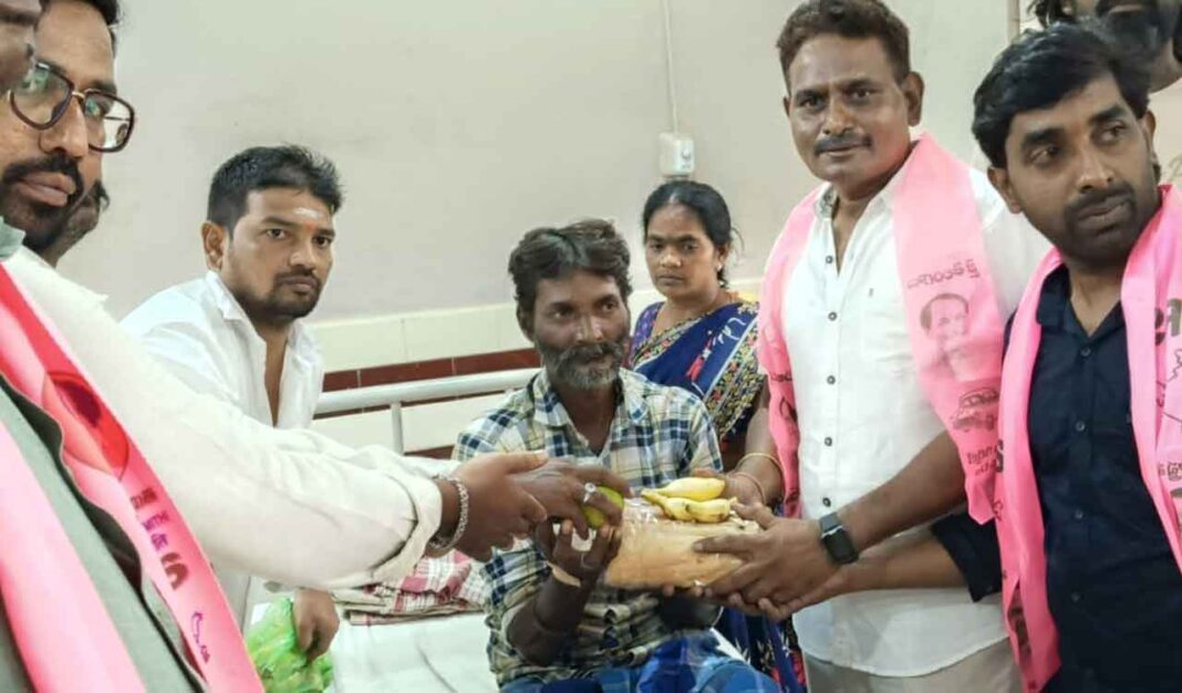 ఛారిటీ కార్యక్రమాలు తెలంగాణ ఖామ్మామ్లో మార్క్ కెటిఆర్ పుట్టినరోజు వేడుకలు
– PARAHUSHAR NEWS