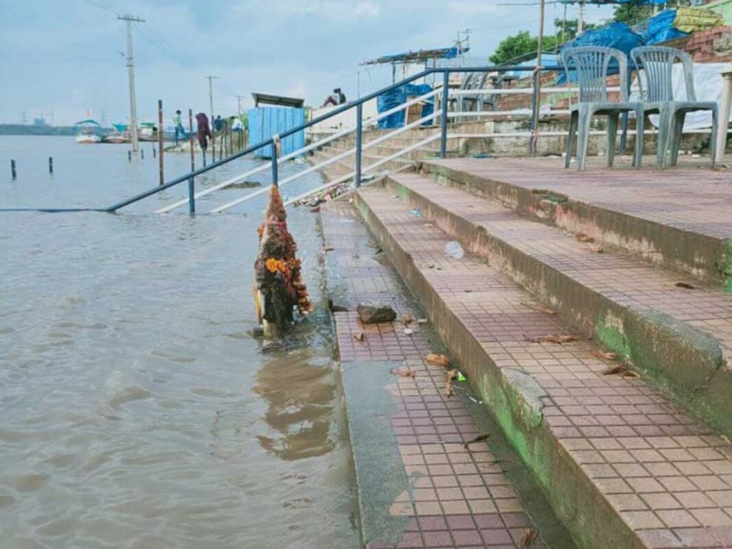 Issuing a second alarm at Bhadrachalam
– PARAHUSHAR NEWS