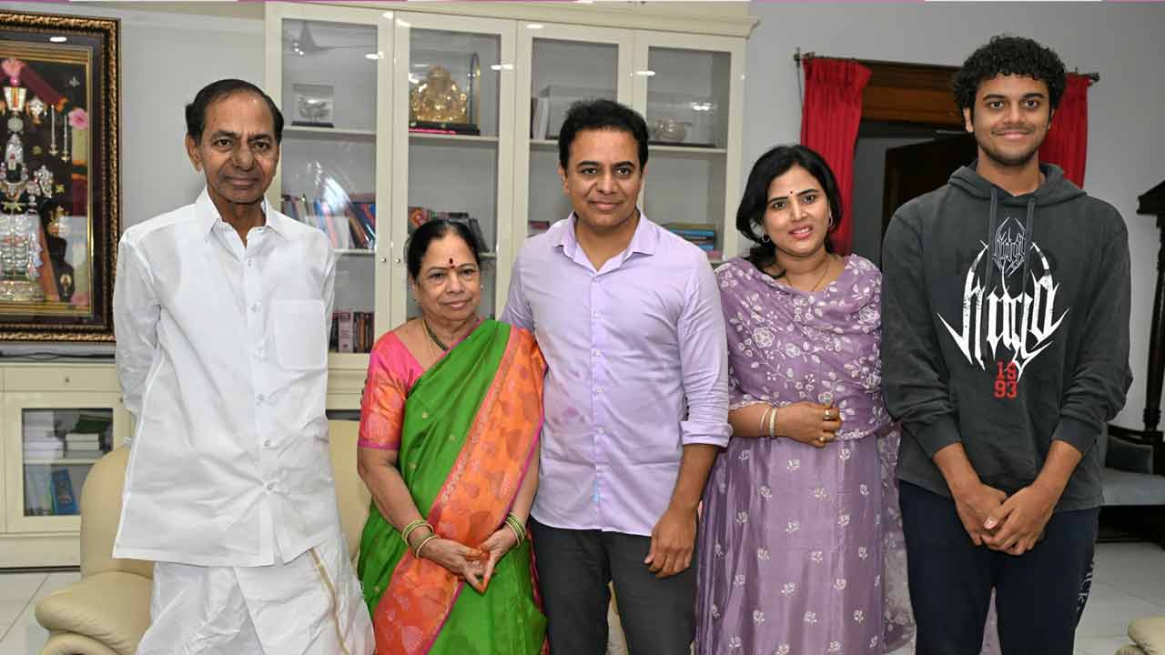 Ktr Birthday | KCR couple blessing KTR