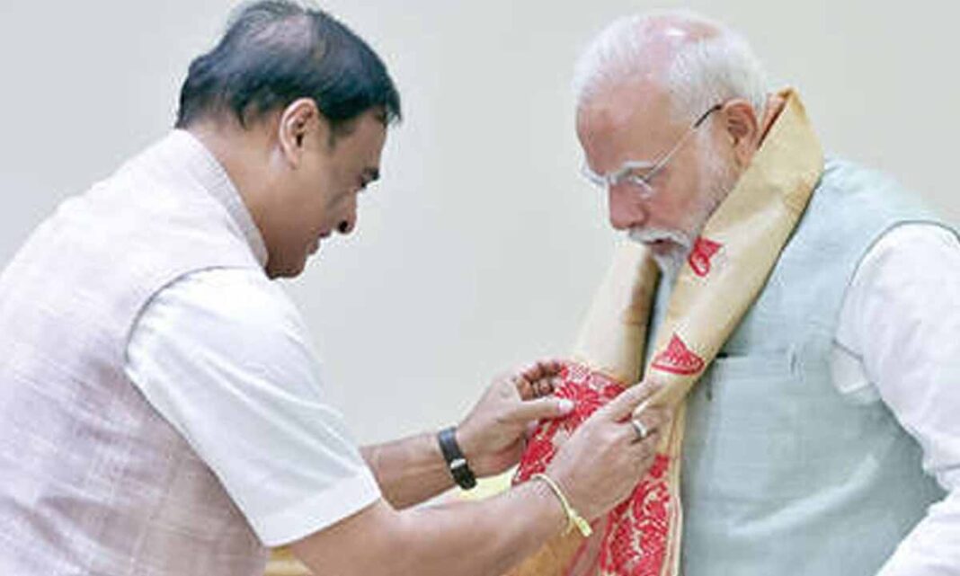 అస్సాం సిఎం సంక్షేమ పథకాలపై PM బ్రీఫ్స్
