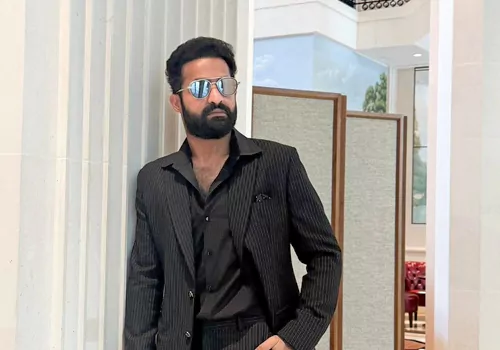 ఎన్టీఆర్ దెబ్బకు షారుఖ్ ఖాన్ అవుట్!
– PARAHUSHAR NEWS