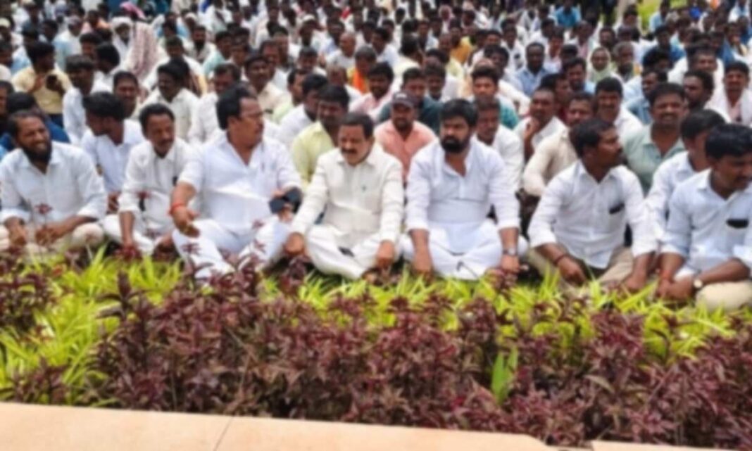 కలెక్టర్ విత్తన సంస్థల నుండి వ్రాతపూర్వక హామీని కోరుతున్నాడు
– PARAHUSHAR NEWS