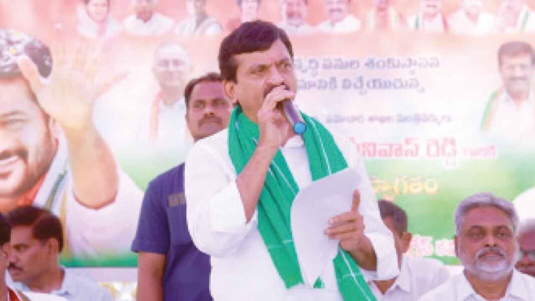 పంగులేటి ఇన్ఫ్రా నవీకరణల కోసం ఫౌండేషన్ రాళ్లను వేస్తాడు
– PARAHUSHAR NEWS