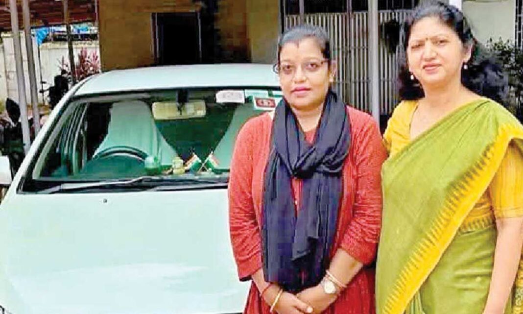 రాష్ట్ర యొక్క మొదటి మహిళా ప్రభుత్వ డ్రైవర్‌గా సంధ్య లింగ అవరోధాన్ని విచ్ఛిన్నం చేస్తుంది
