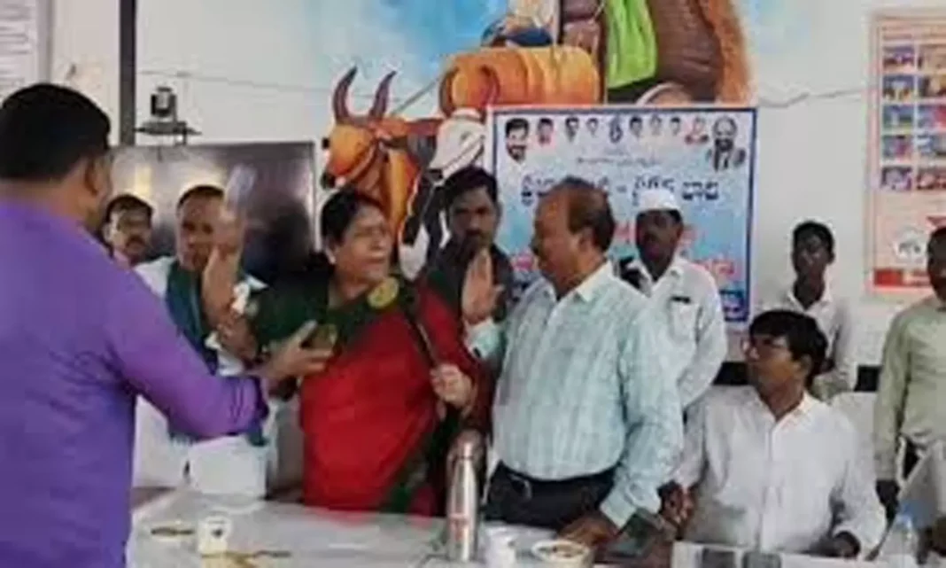 BRS MLA thrown a bottle on Congress leader… CM Revant Reddy into the field!
– PARAHUSHAR NEWS