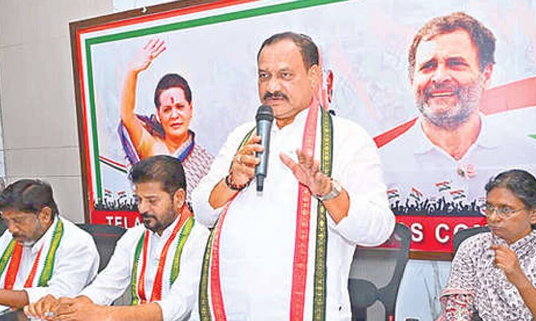 BRS మరియు BJP యూరియా కొరతపై సంయుక్తంగా నాటకాన్ని అమలు చేస్తాయి: సెం.మీ.
– PARAHUSHAR NEWS