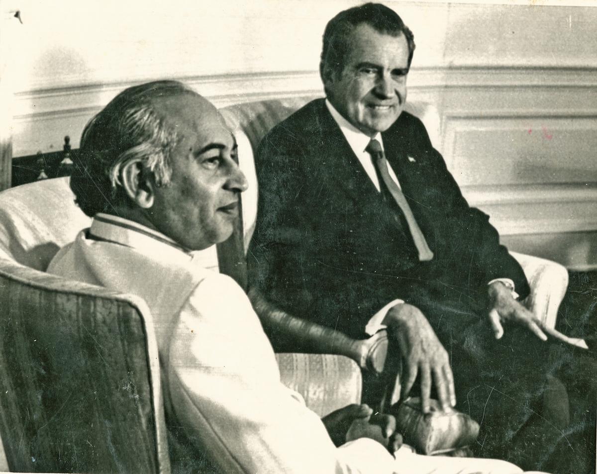 President Nixon (right) talks in his White House office on September 18, 1973 with Pakistan’s Prime Minister Zulfikar Ali Bhutto