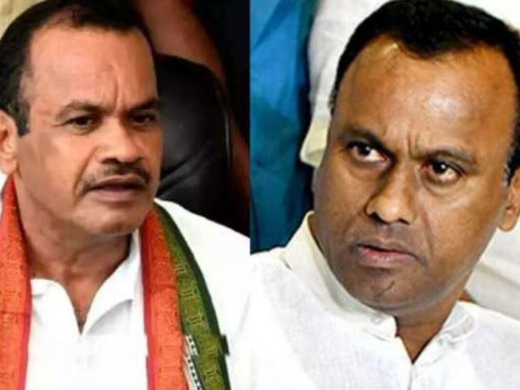 Komatireddy who gave the hand to his younger brother… Don’t ask me!
– PARAHUSHAR NEWS