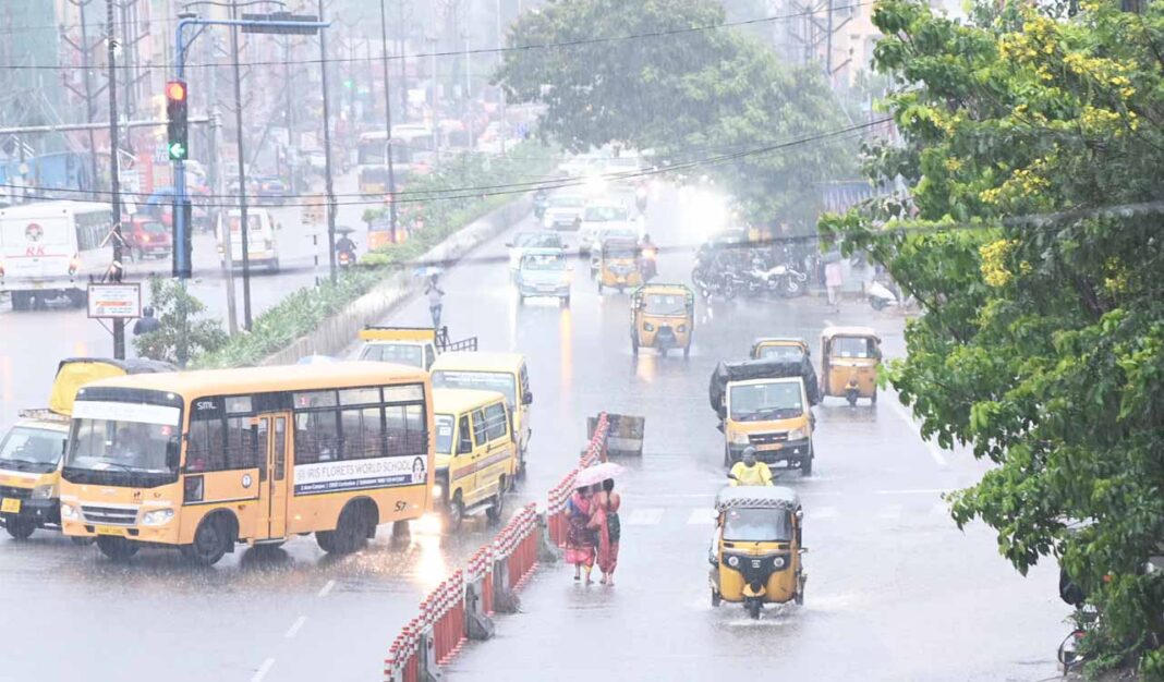 వర్షపాతం హైదరాబాద్ బాటర్స్; సిటీ యొక్క భాగాలు 120 మిమీ వర్షం కింద
– PARAHUSHAR NEWS