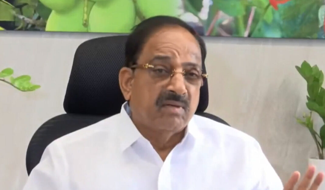 రైతులు ఆలస్యం ఎదుర్కోవడంతో తెలాంగనా కాంగ్రెస్ మంత్రులు యూరియా కొరతకు వ్యతిరేకతను నిందించారు
– PARAHUSHAR NEWS
