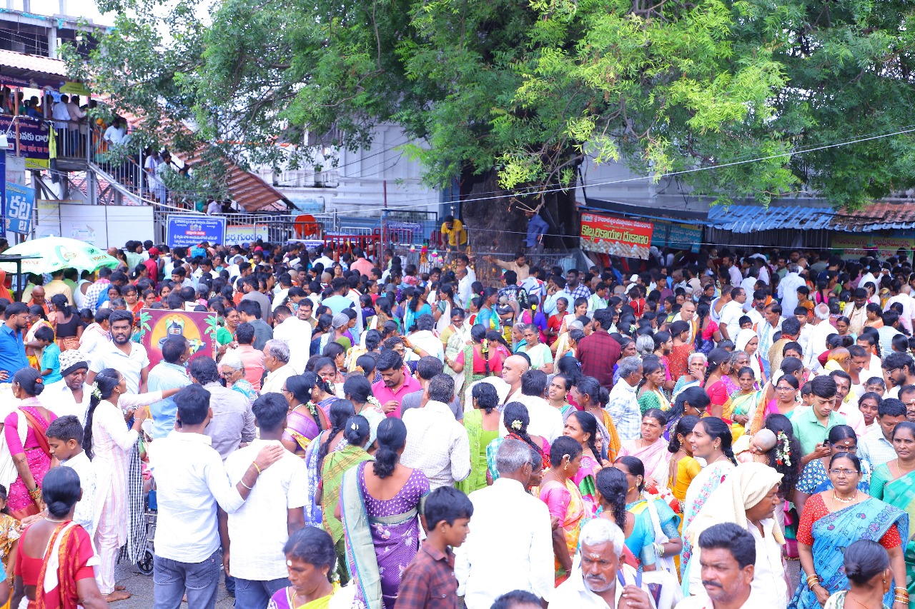 Vemulawada Raja Rajeshwara Swami Temple (17)