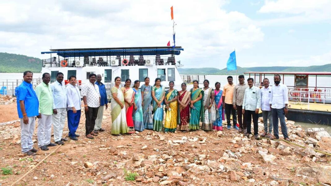 Alumni |
– PARAHUSHAR NEWS
