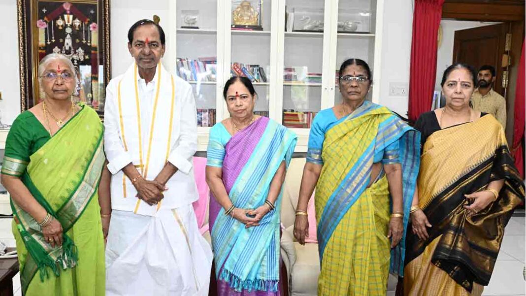 Rakhi’s sisters to KCR ..-Namasthe Telangana
– PARAHUSHAR NEWS