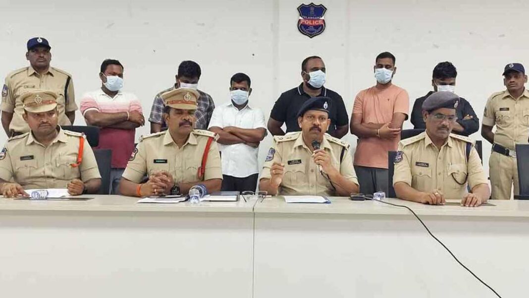 Housing Loans with Forgery Documents .. Constable-Namasthe Telangana
– PARAHUSHAR NEWS
