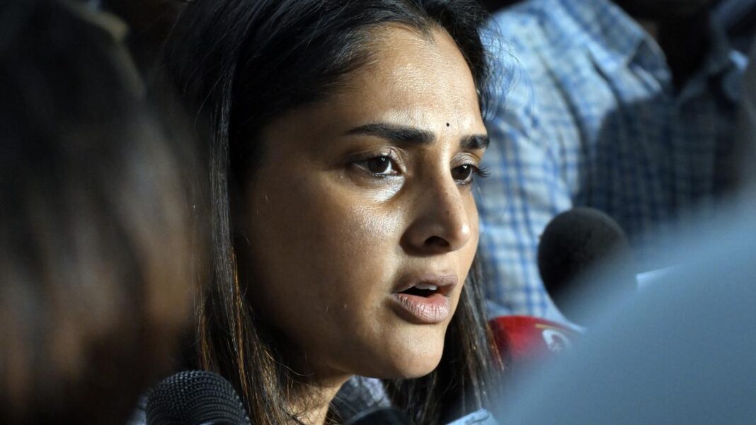 నటుడు రమ్యపై అసభ్యంగా వ్యాఖ్యలు చేసినందుకు మరో ఇద్దరు అరెస్టు చేశారు
– PARAHUSHAR NEWS