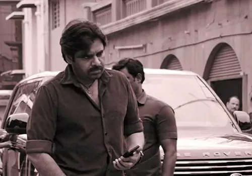 పవన్ కళ్యాణ్ పక్కనుంటే కరెంటు పాకినట్టే!
