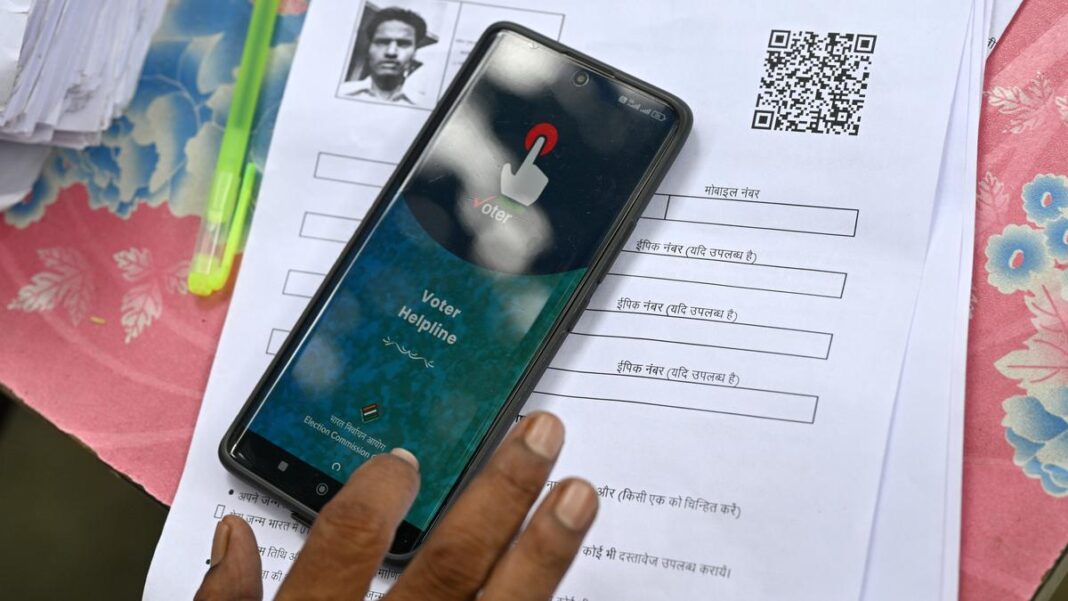భారతదేశం యొక్క ప్రత్యేక పునర్విమర్శ వ్యాయామం యొక్క ఎన్నికల కమిషన్ ఎంత కలుపుకొని ఉంది?
