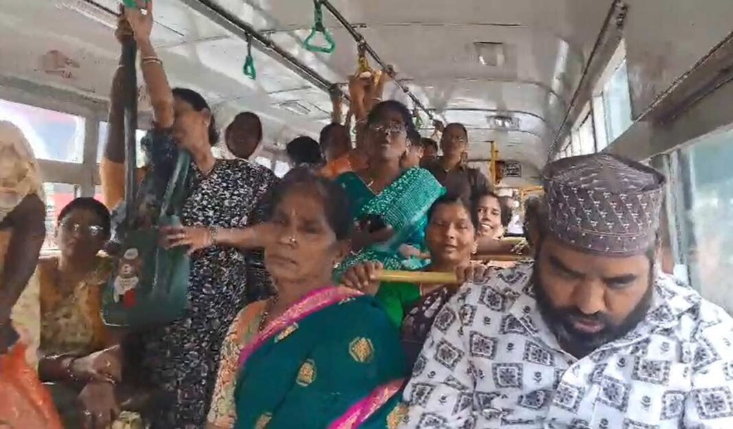 సెక్రటేరియట్లో అంగన్వాడి ఉపాధ్యాయులు మరియు సహాయకులు నిరసన
– PARAHUSHAR NEWS