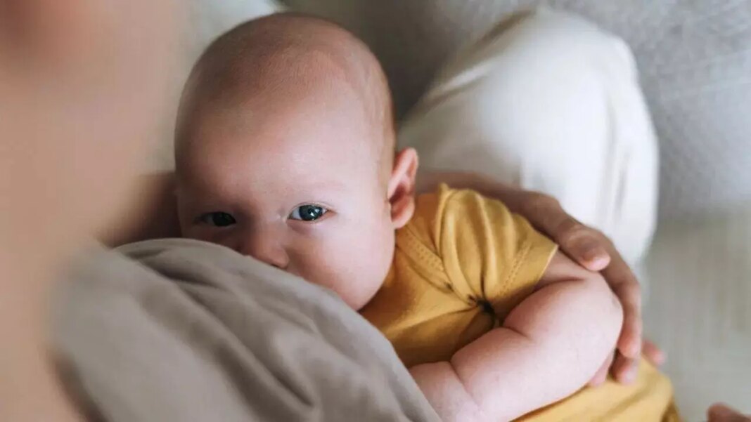 Breastfeeding: Breastfeeding Mothers Caution .. Follow it, otherwise it!
– PARAHUSHAR NEWS