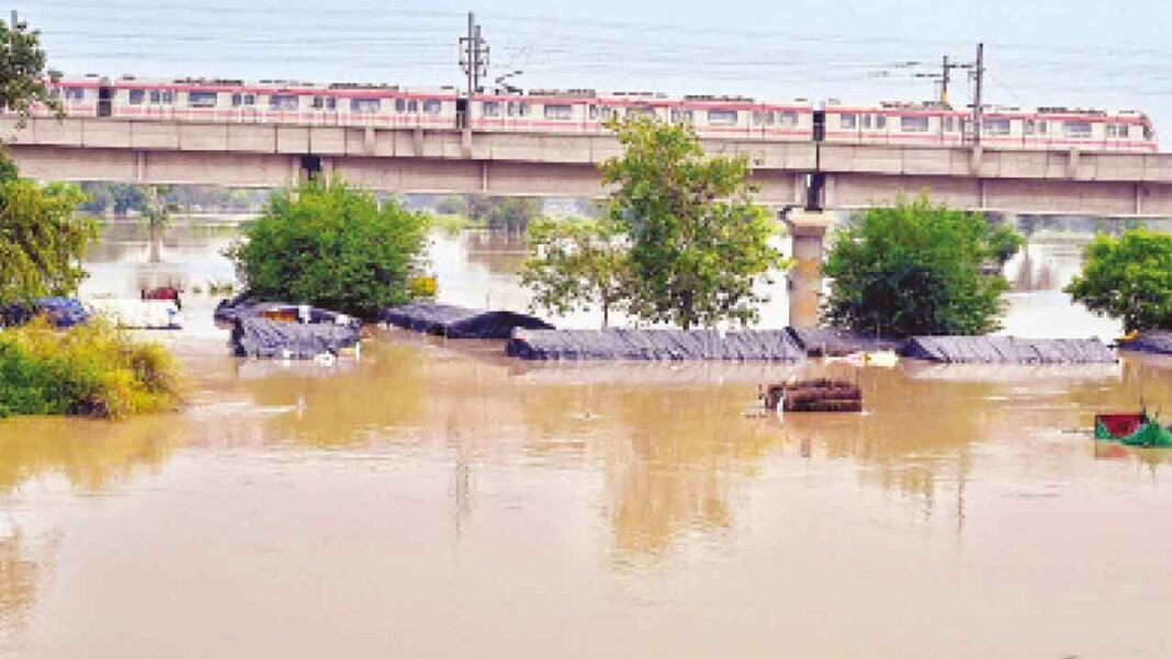 Delhi ిల్లీ ప్రభుత్వం వరదనీటిని బయటకు పంపించడానికి హర్యానా నుండి సహాయం కోరింది
– PARAHUSHAR NEWS
