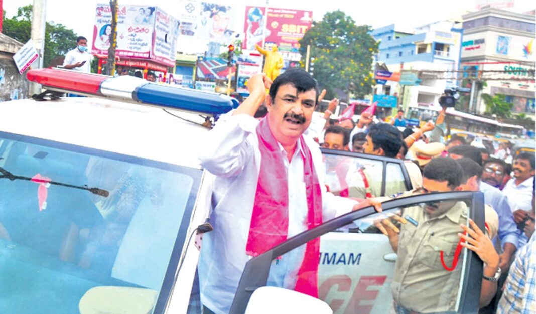కలేశ్వరం మీద కాంగ్రెస్ ప్రభుత్వ వైఖరికి వ్యతిరేకంగా ఖమ్మం బిఆర్ఎస్ స్టేజ్ నిరసనలు
