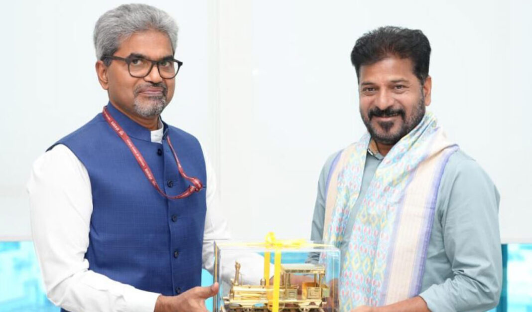 తెలంగాణ రైలు ప్రాజెక్టులను వేగవంతం చేయడానికి SCR GM CM RIVANTH ను కలుస్తుంది
– PARAHUSHAR NEWS
