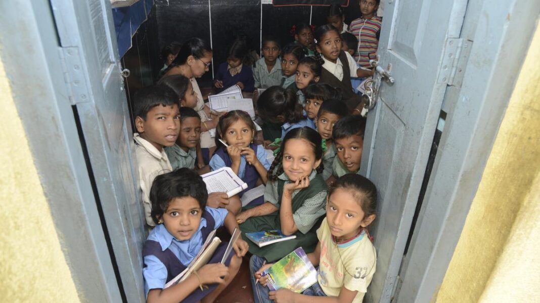 Too many students, too few teachers in Karnataka- PARAHUSHAR NEWS