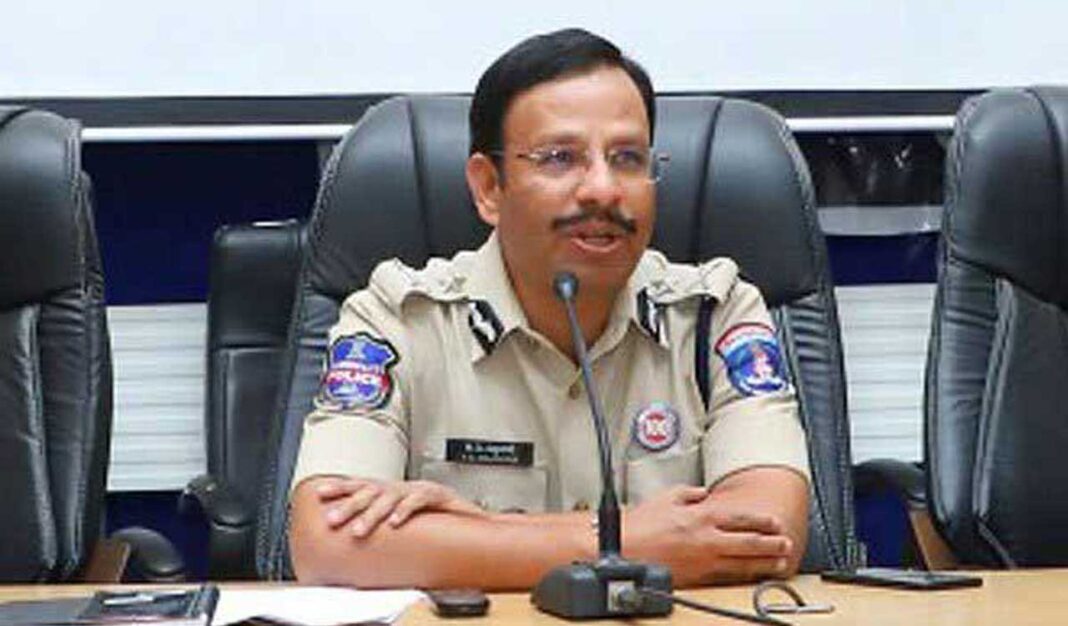 విసి సజ్జనర్ హైదరాబాద్ పోలీసు కమిషనర్గా బాధ్యత వహిస్తాడు
– PARAHUSHAR NEWS