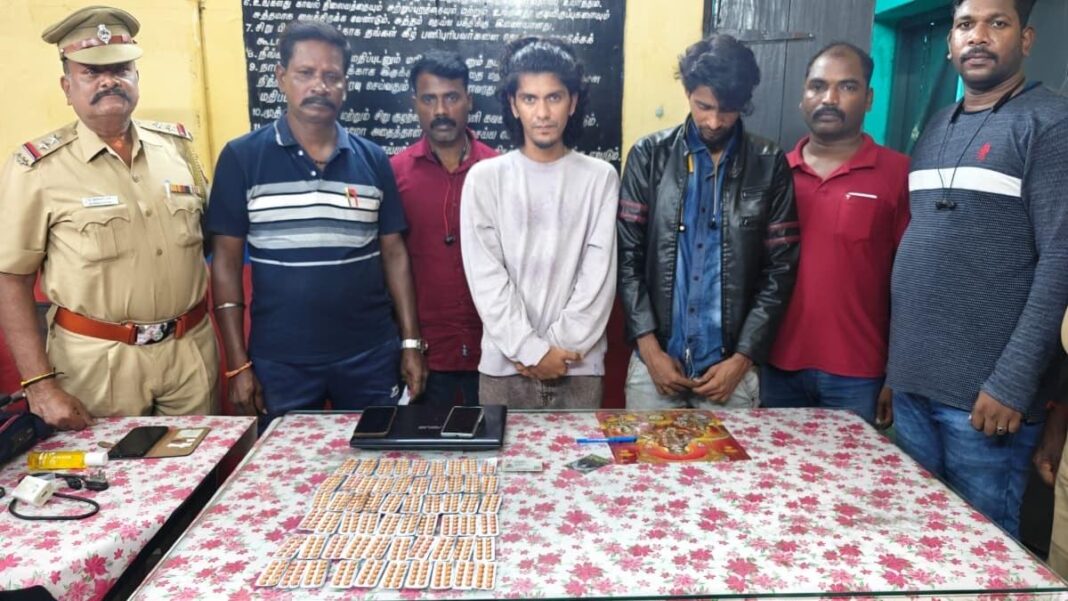 అరాకోనంలో ₹ 1 కోట్ల విలువైన 30,000 టాబ్లెట్లను పోలీసులు స్వాధీనం చేసుకున్నారు; ఐదు జరిగింది
– PARAHUSHAR NEWS