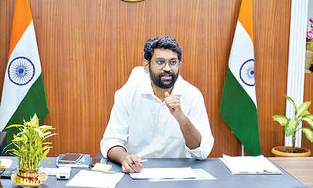 పేలవమైన పంట రుణ పంపిణీ బ్యాంకులు ఇరు సేకరణ కలెక్టర్
– PARAHUSHAR NEWS